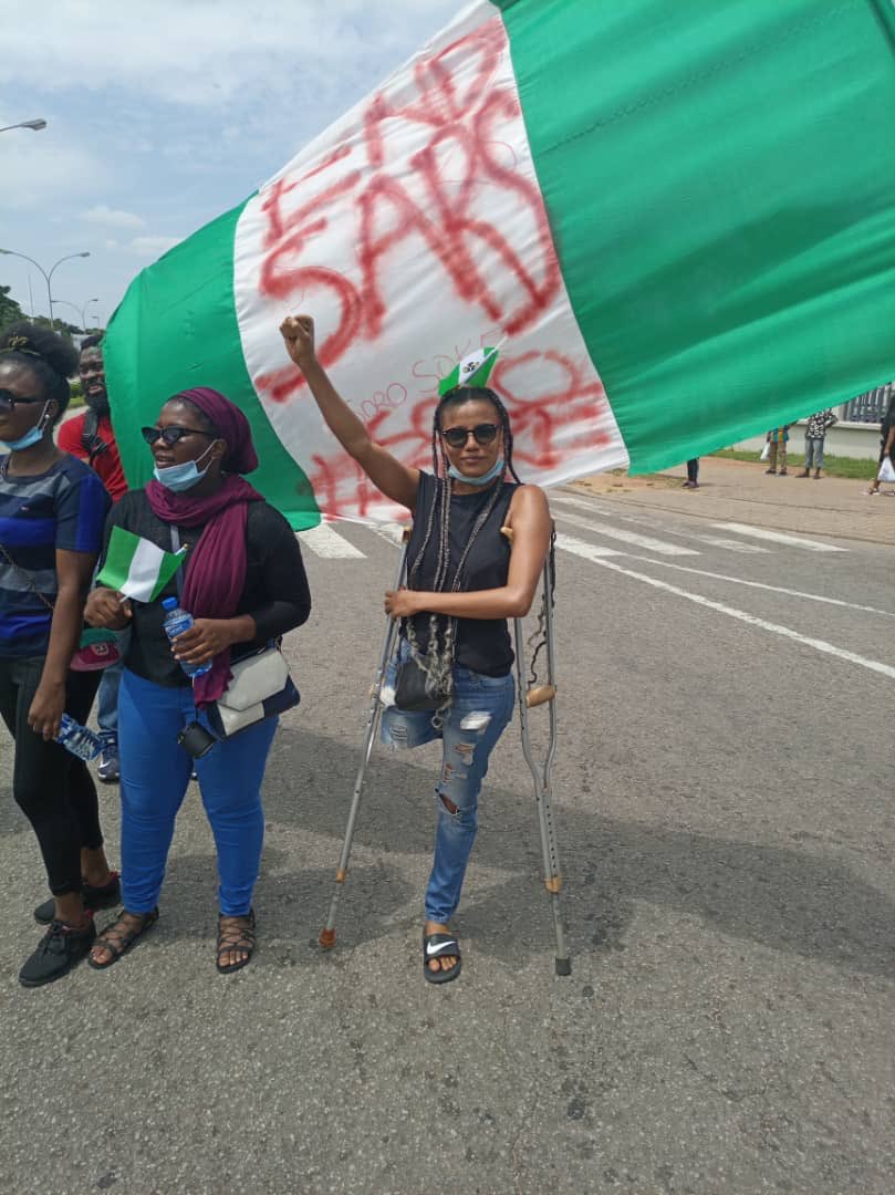 Read more about the article #EndSARS: Nigerians react to Sanwo-Olu’s aide saying protesters who attacked TVC were “hunted and executed”