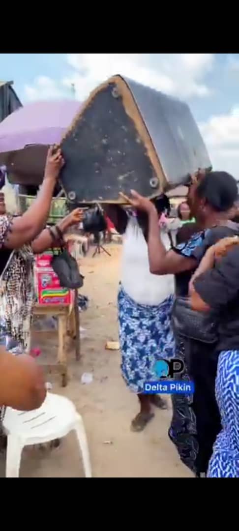 Read more about the article Nigerian Pastor Chased Out of Market For Disrespecting Women