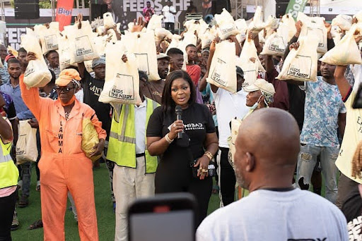 Read more about the article Eniola Badmus Hosts “Feed the Needy” Outreach, Pledges Dedication to Shogunle Community