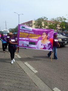 A photo of protesters in Lagos protesting against patriarchy and in support of Senator Natasha. Photo source: Oseni Rufai/X