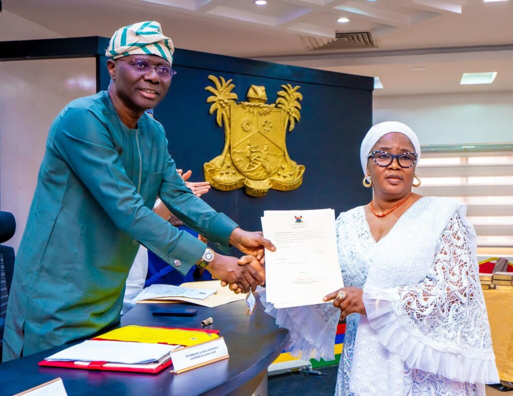 Governor Sanwo-Olu and the Iyaloja-General Chief, Folashade Tinubu-Ojo, at the swearing-in ceremony of LASMAC. Photo source: Jidesanwoolu on X