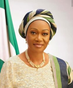 Read more about the article Senator Oluremi Tinubu Empowers 250 Senior Citizens in Ekiti State 