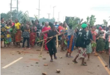 Screenshot from video of Plateau women protesting