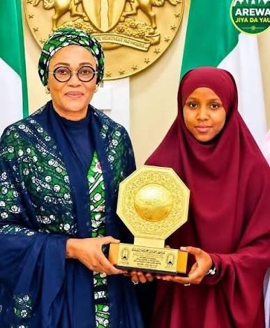 Senator Oluremi Tinubu Awards Maryam Ibrahim, Winner of International Quranic Competition, N20m