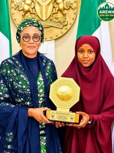 Senator Oluremi Tinubu Awards Maryam Ibrahim, Winner of International Quranic Competition, N20m